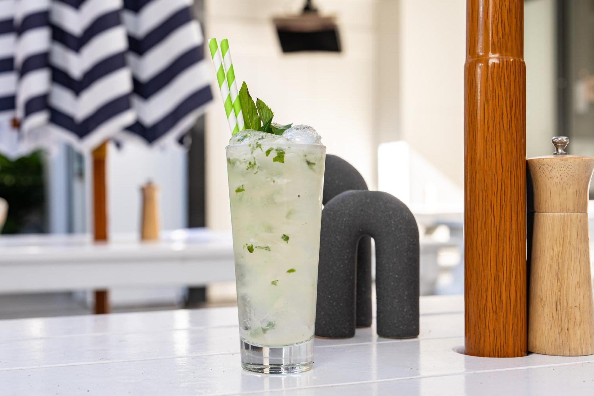 Mill Hotel Milperra Panania エクステリア 写真